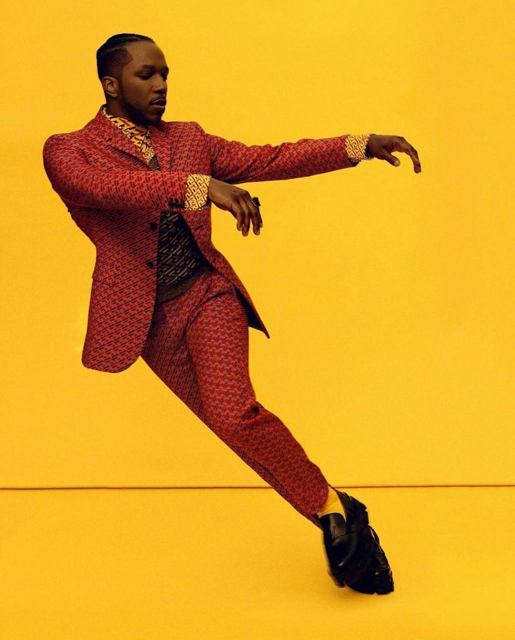 Лесли Одом — младший в Versace