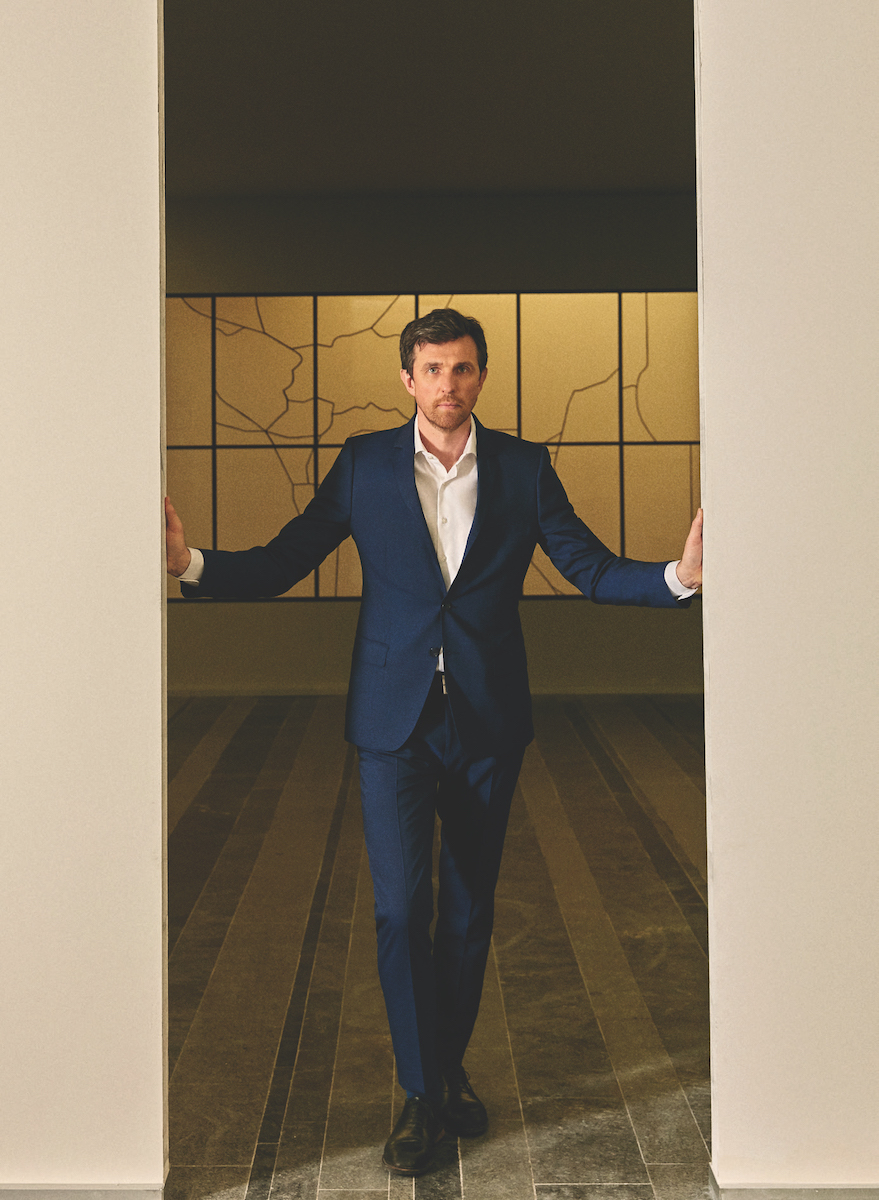 На Бйорне: костюм и сорочка – Сantarelli 