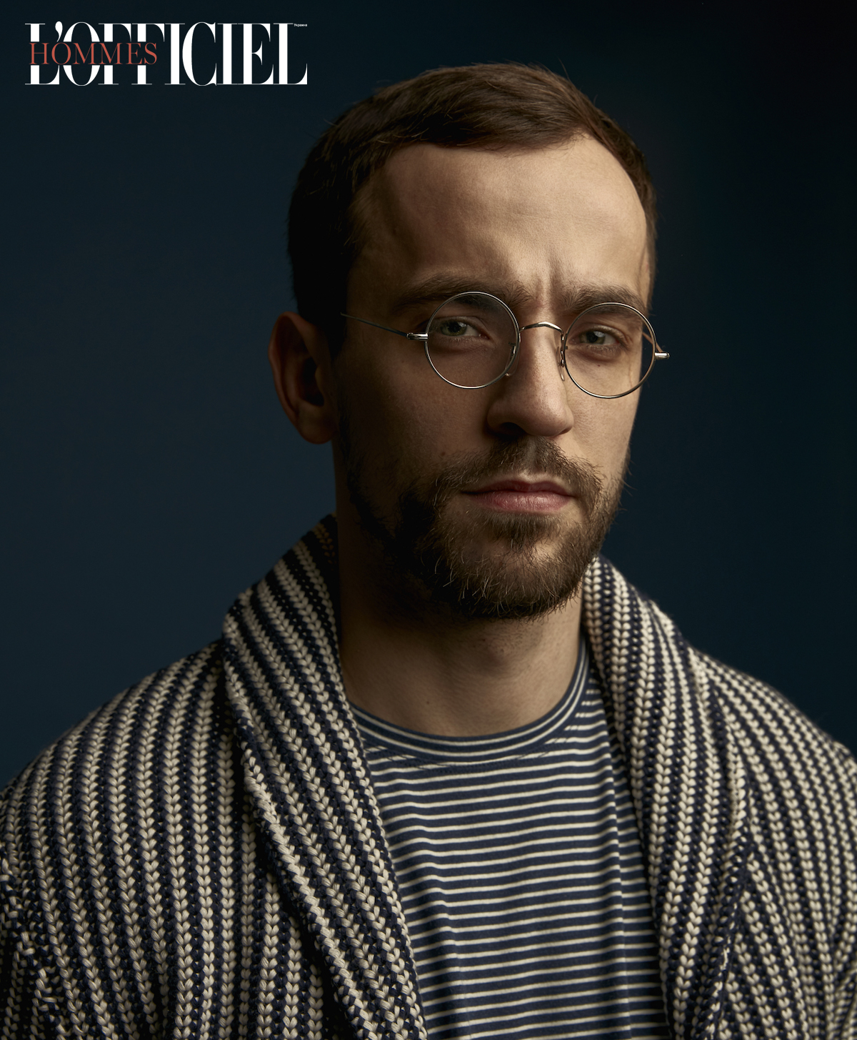 На Алексее: кардиган из хлопка и кашемира, футболка из шелка и хлопка, все ISAIA