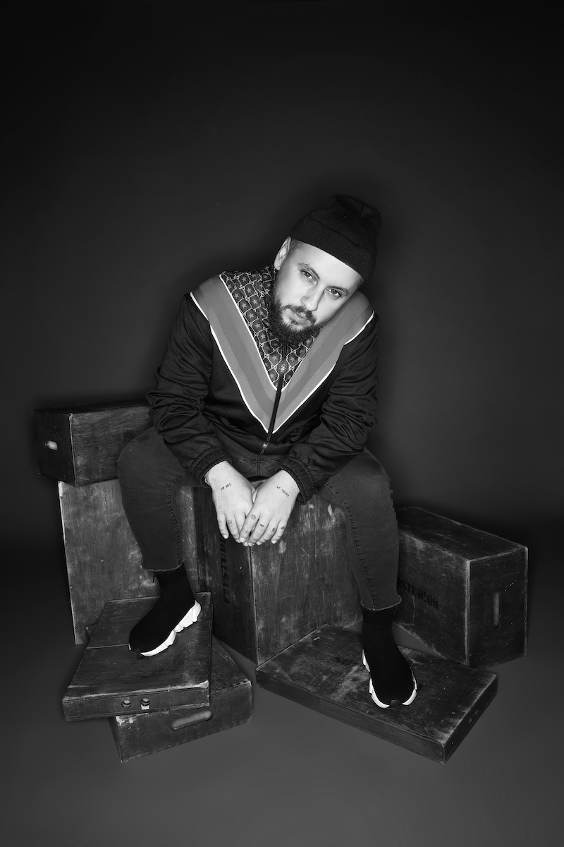 Куртка Gucci, шапка Ритмоlove, street socks, кроссовки Balenciaga 