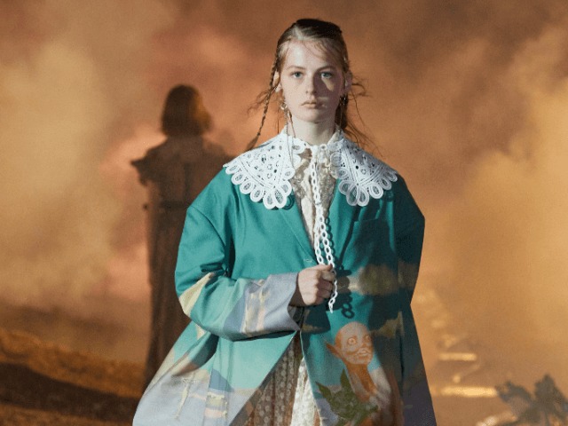 Тёмный романтизм и 1990-е: Rokh провели показ в ущелье, среди высоких скал