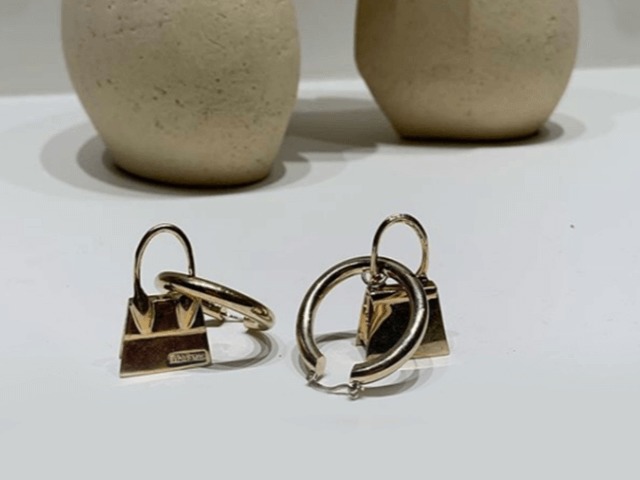 Jacquemus выпустили украшения в виде своей знаковой микросумки Le Sac Chiquito