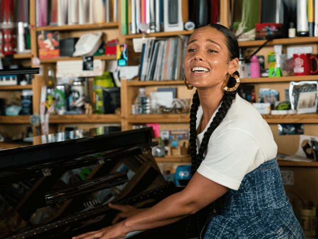 Смотрите: 27-минутный видеоконцерт Алиши Киз