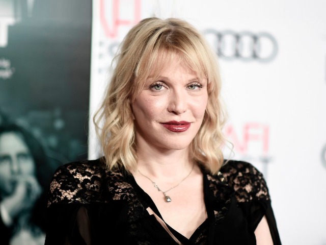 Кортни Лав выставила свой гардероб на онлайн-распродажу