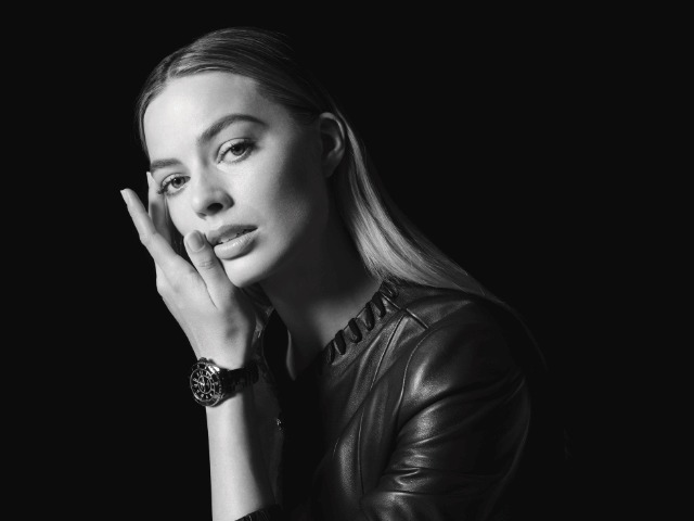 Марго Робби стала амбассадором часов Chanel J12