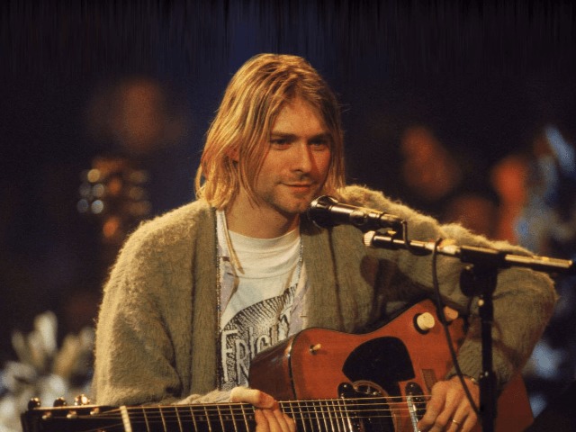 Кардиган Курта Кобейна продали за $ 334 000