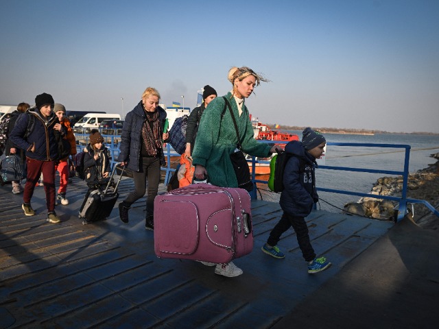 ООН розпочала видачу виплат внутрішнім переселенцям. Як і де отримати кошти