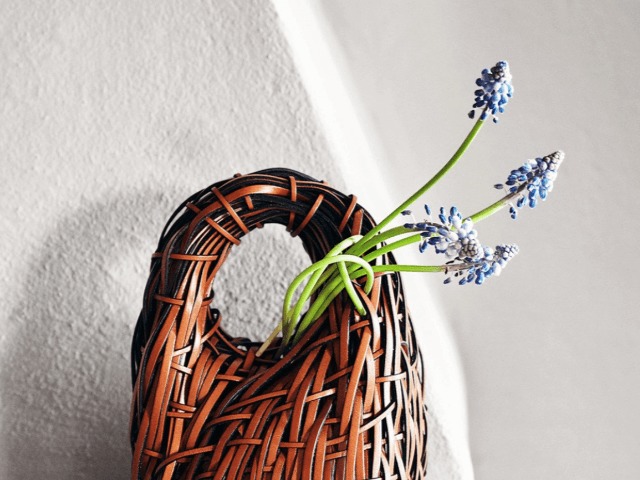 Loewe выпустили коллекцию плетеного декора для дома