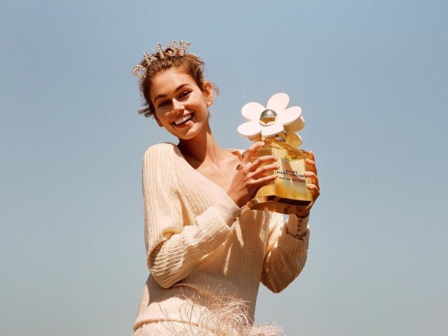 Кайя Гербер снялась в новой рекламе парфюма Marc Jacobs