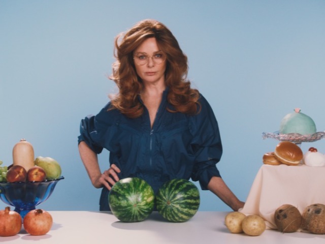 Стелла Маккартни расскажет школьникам о раке груди в новом спин-оффе "Полового воспитания"