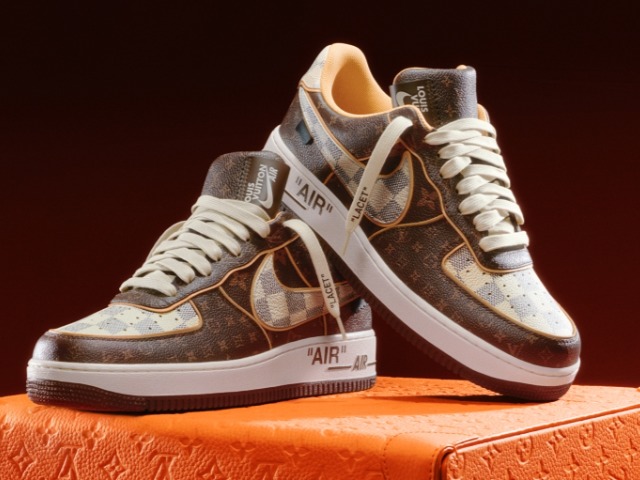 На аукционе Sotheby's продадут созданные Вирджилом Абло кроссовки из коллаборации Louis Vuitton х Nike