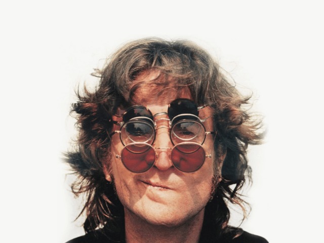 Очки Джона Леннона продали на аукционе Sotheby's за $ 183 тысячи