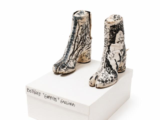 Maurice Auction провів рекордний аукціон: усі лоти продані, а пара Tabi Maison Martin Margiela встановила світовий рекорд