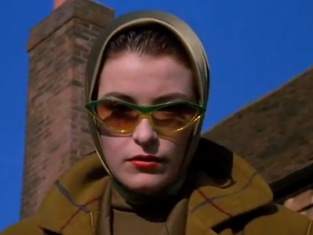 Образ и стиль киногероя: Фильм "Логово белого червя"