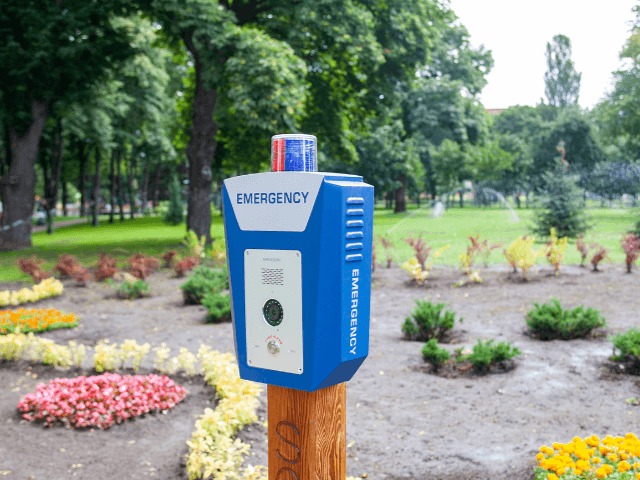 Безопасность 24/7: В Киеве установили кнопки экстренной помощи 