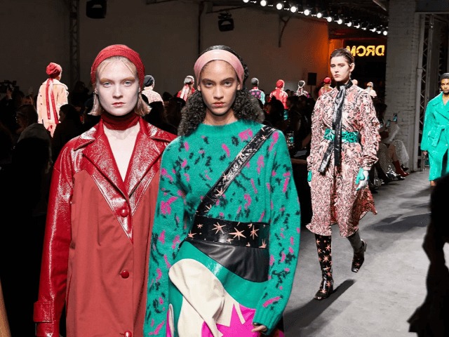 Кожа оттенков зефира и маленькие красные шапочки в коллекции DROMe