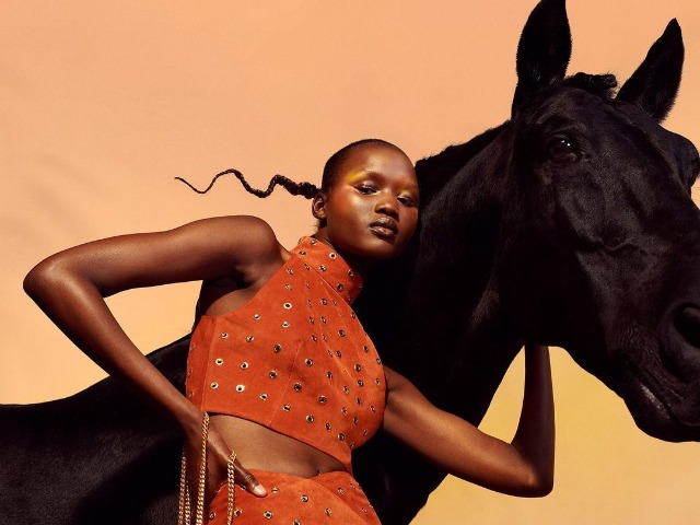 Сезон коллабораций: Balmain выпустили совместную коллекцию с Netflix