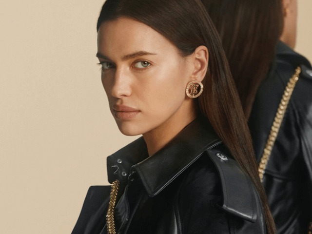 Ирина Шейк и ее зеркальное отражение в рекламе Burberry