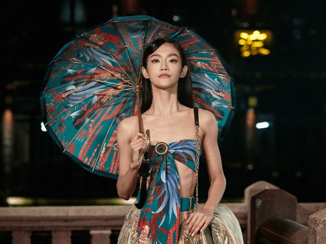 Ар-деко на новый лад: Lanvin провели показ в Шанхае