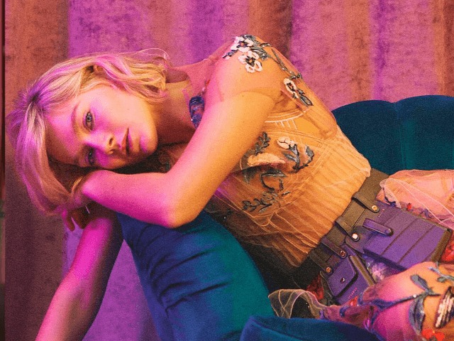 Смотрите: Норвежская певица Astrid S в видеокампейне Fendi