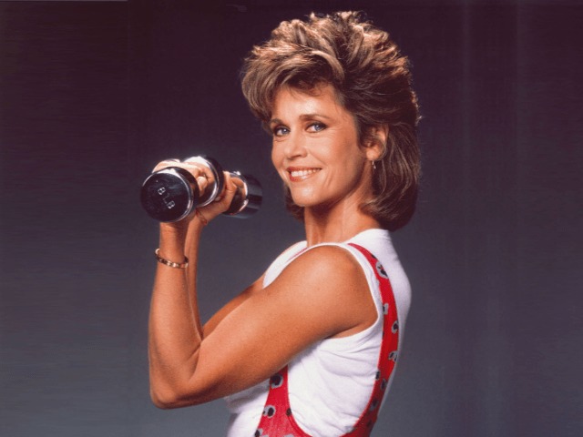 Легенда аэробики: 82-летняя Джейн Фонда создала аккаунт с домашними тренировками на TikTok