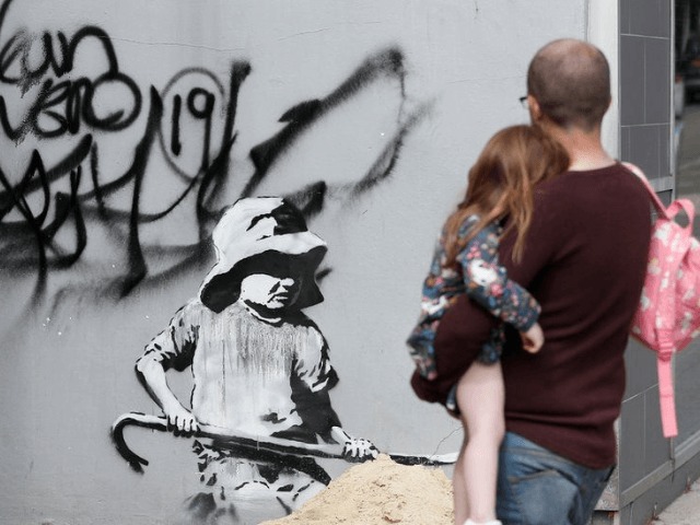 Бэнкси подтвердил подлинность 10 своих работ на юге Англии