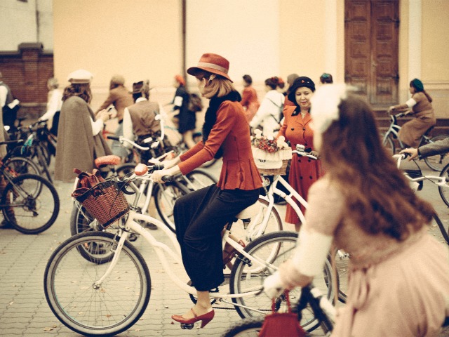 Як це було: Осінній "Ретро Круїз" вперше відбувся в Івано-Франківську