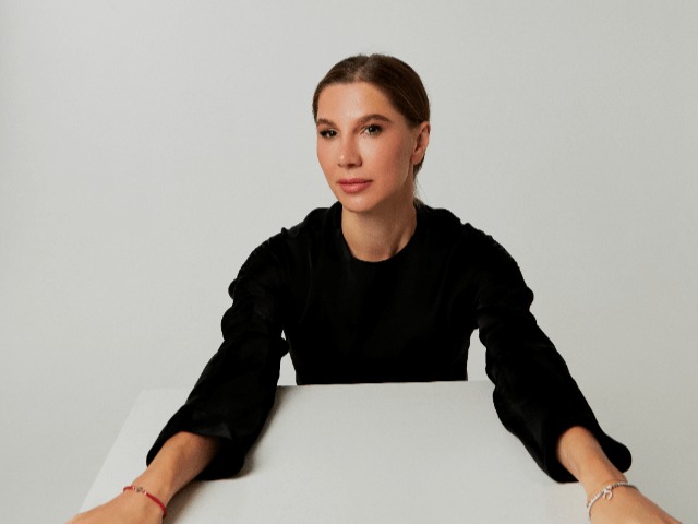 Три образа на каждый день: Примеряет Алена Шевцова, муза салонов Leo Beauty Club