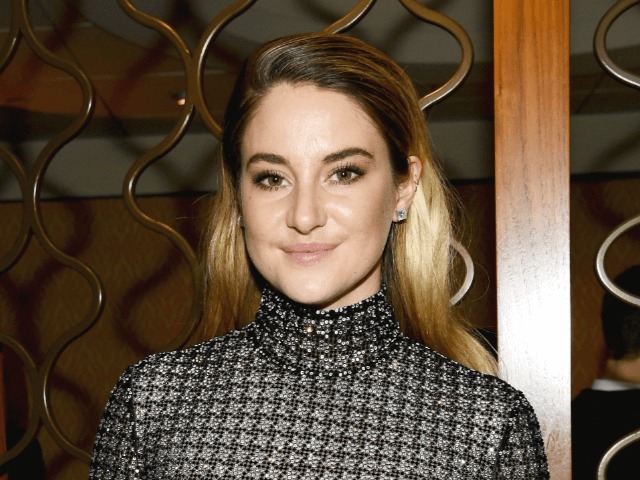 Актриса Шейлин Вудли обручилась с известным игроком в американский футбол Аароном Роджерсом