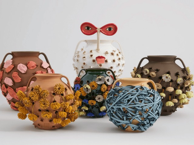 Вещь дня: Сумки Loewe, повторяющие форму горшков для жарки каштанов 