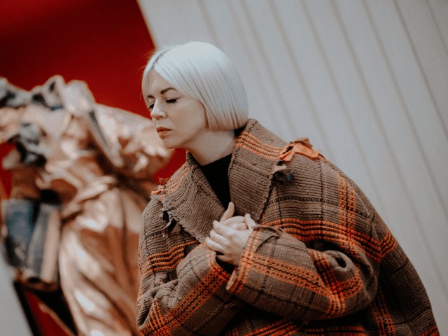 Onuka запустила відеопроєкт під назвою "Хрестоматія". Перший ролик — вірш "Сафо" Лесі Українки