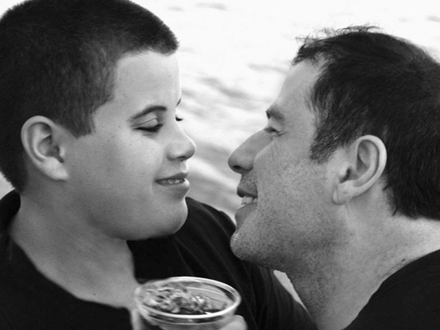 "Мы любим тебя!" Джон Траволта поздравил с днем рождения покойного сына в инстаграме