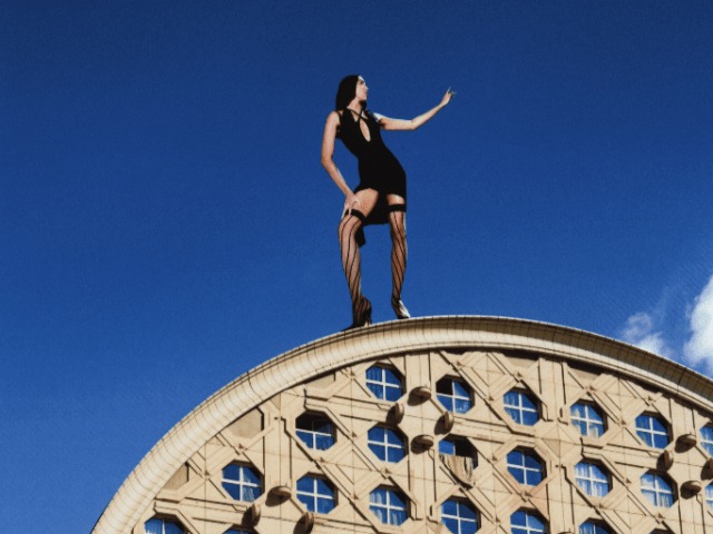 Киберпанк и архивы 90-х: Mugler выпустили капсульную коллекцию