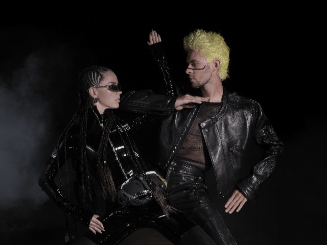 Киберпанк посреди пустыни: смотрите новый клип Макса Барских и Зиверт Bestseller