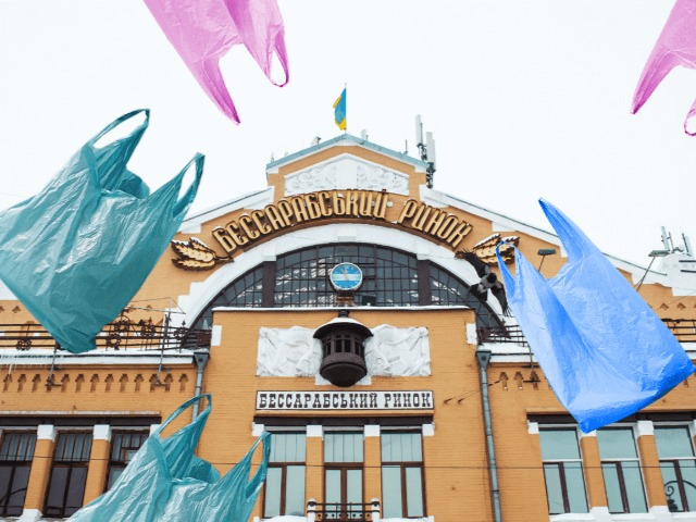 На Бессарабском рынке больше не используют пластиковые пакеты