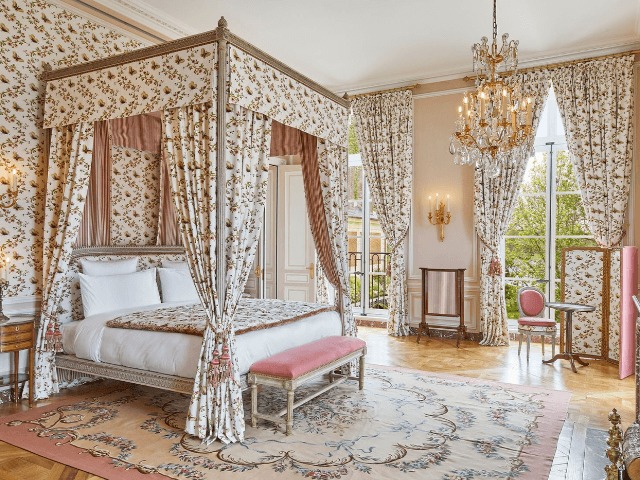 Что внутри: Гостиница в Версальском дворце