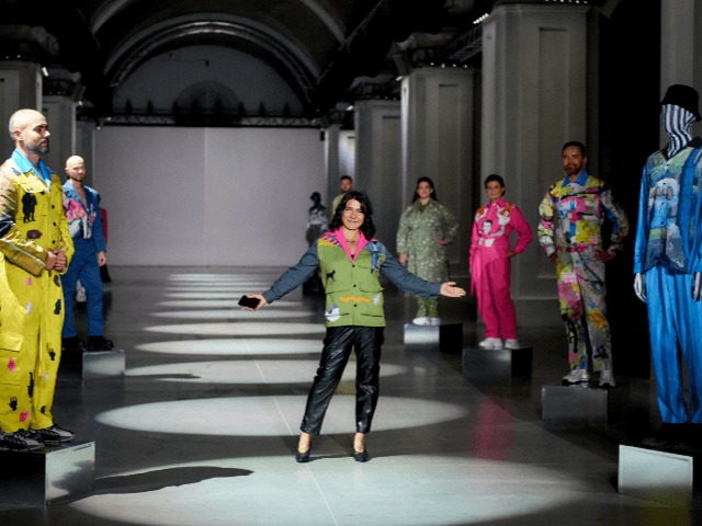 Искусство носить искусство: Бренд Overall представил коллекцию с принтами украинских художников 