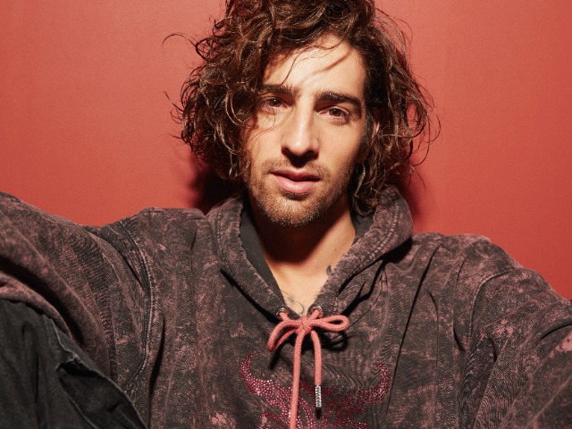 Про страх помилок: Слухайте "Обійми" — першу україномовну пісню Dantes