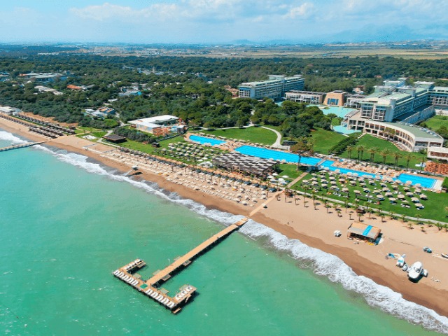 Каникулы в карантин: Главный редактор L'Officiel Online о туре в Rixos Premium Belek