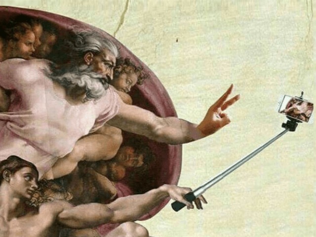 Исследование: Большое количество селфи в соцсетях — признак нарциссизма