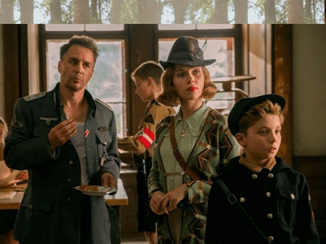 Смотрите: Скарлетт Йоханссон, Сэм Рокуэлл и воображаемый Гитлер в трейлере фильма "Кролик Джоджо"