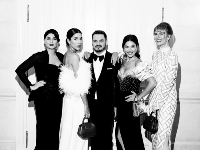 Смотрите видео, как прошел Red Shoes Christmas Dance by Mercedes-Benz – 2019