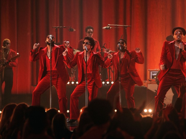 BTS победили в трех номинациях, а Оливия Родриго стала "Новым артистом года": Названы победители AMA — 2021 