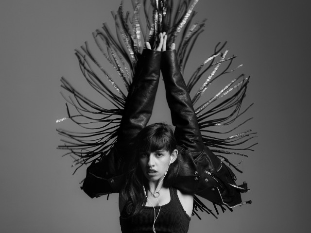 "В наушниках осень": Лилу45 выпустила новый альбом 