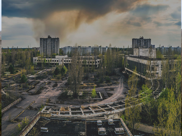 Город-призрак: Бывшие жители Припяти вернулись в город, чтобы отметить его 50-летие
