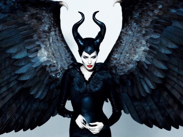 Смотрите: Анджелина Джоли в первом трейлере фильма "Малефисента: Повелительница тьмы"