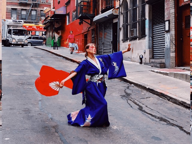 Смотрите: LAYAH представила мини-альбом и видео с танцами на Таймс-Сквер