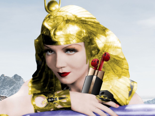 Для особого случая и настроения: История главного оружия в женской косметичке — красной помады