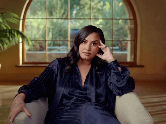 Деми Ловато рассказала, что пережила 3 инсульта и сердечный приступ после передозировки