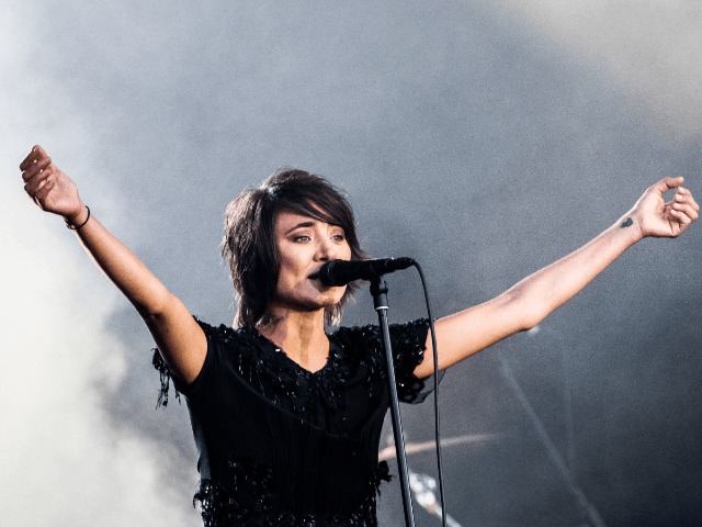 Альбом дня: 7-й студийник Земфиры — "Бордерлайн"